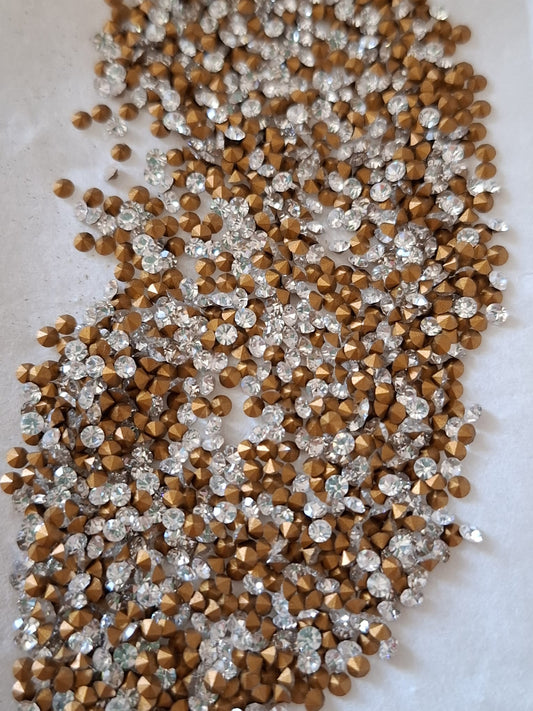 Swarovski® Chaton Vintage Crystal Gold Foiled PP17