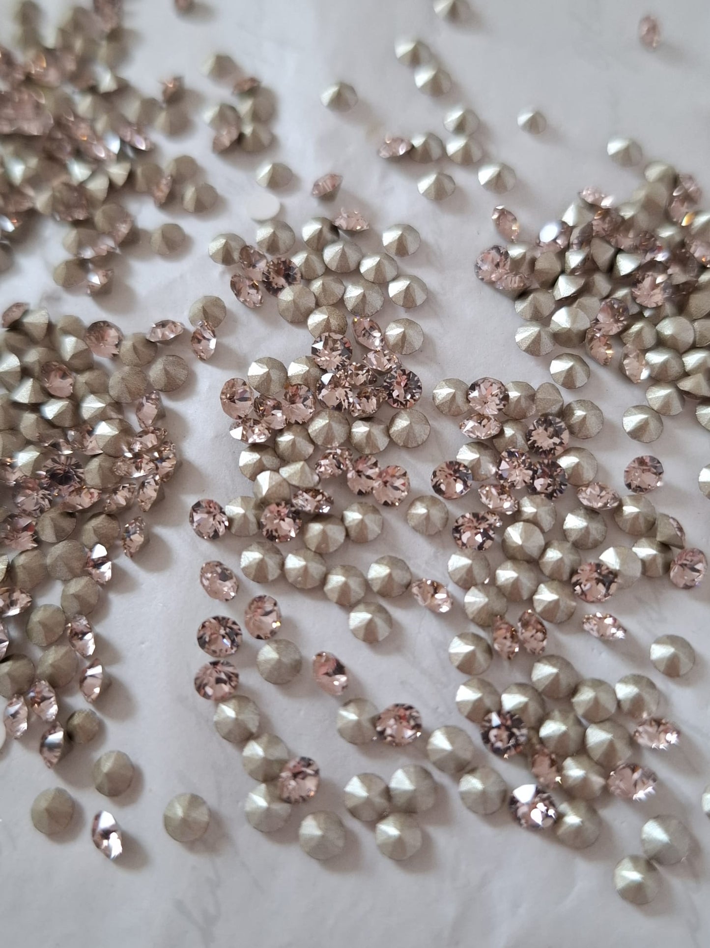 Swarovski® Chaton Vintage Rose SS24