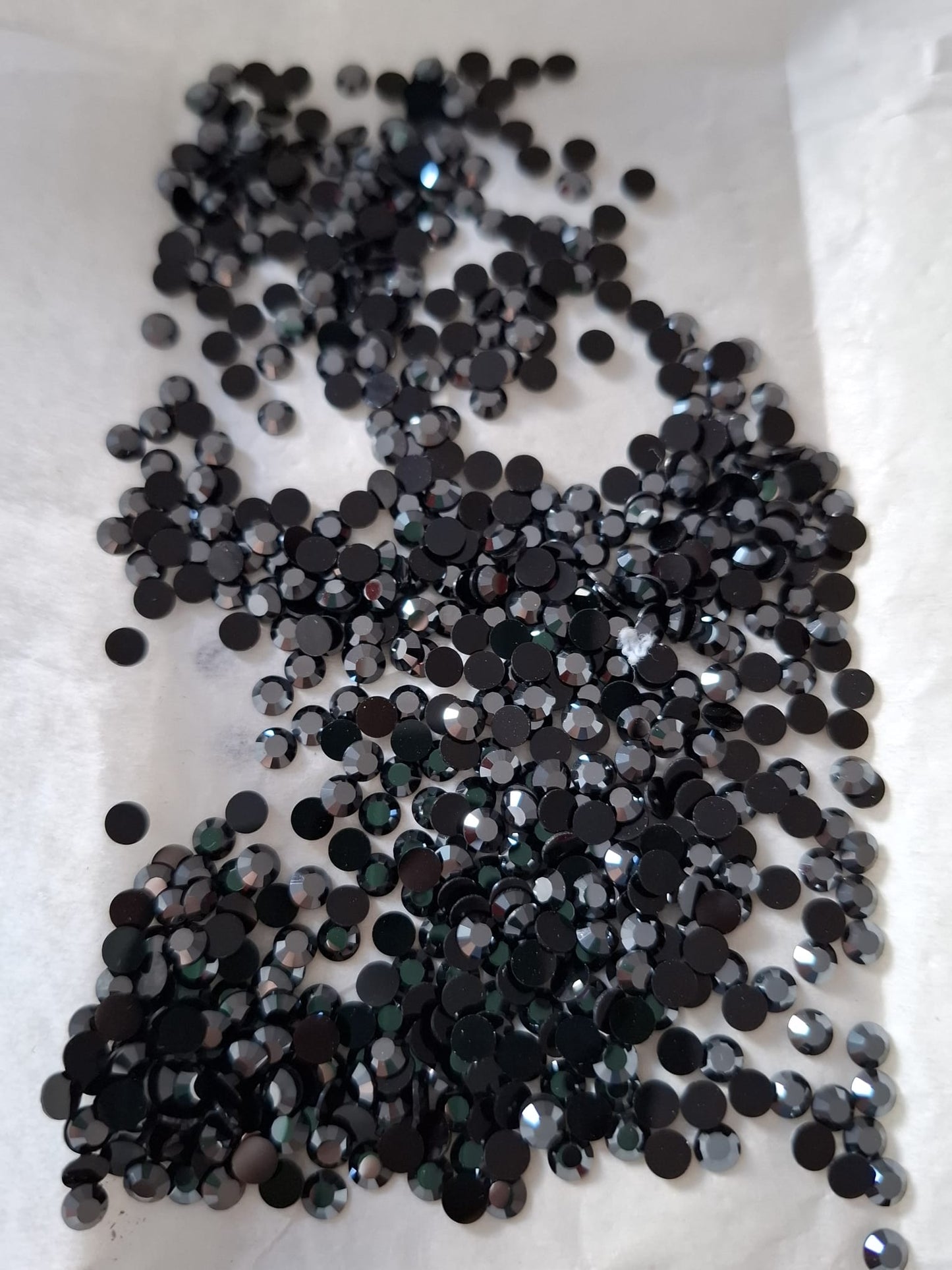 Swarovski® Nails Crystals Vintage Flat Rund Jet Hematite Unfoiled SS16