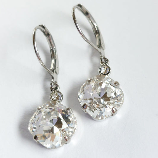 3608 Vintage Ohrringe mit Swarovski Kristallen 30mm