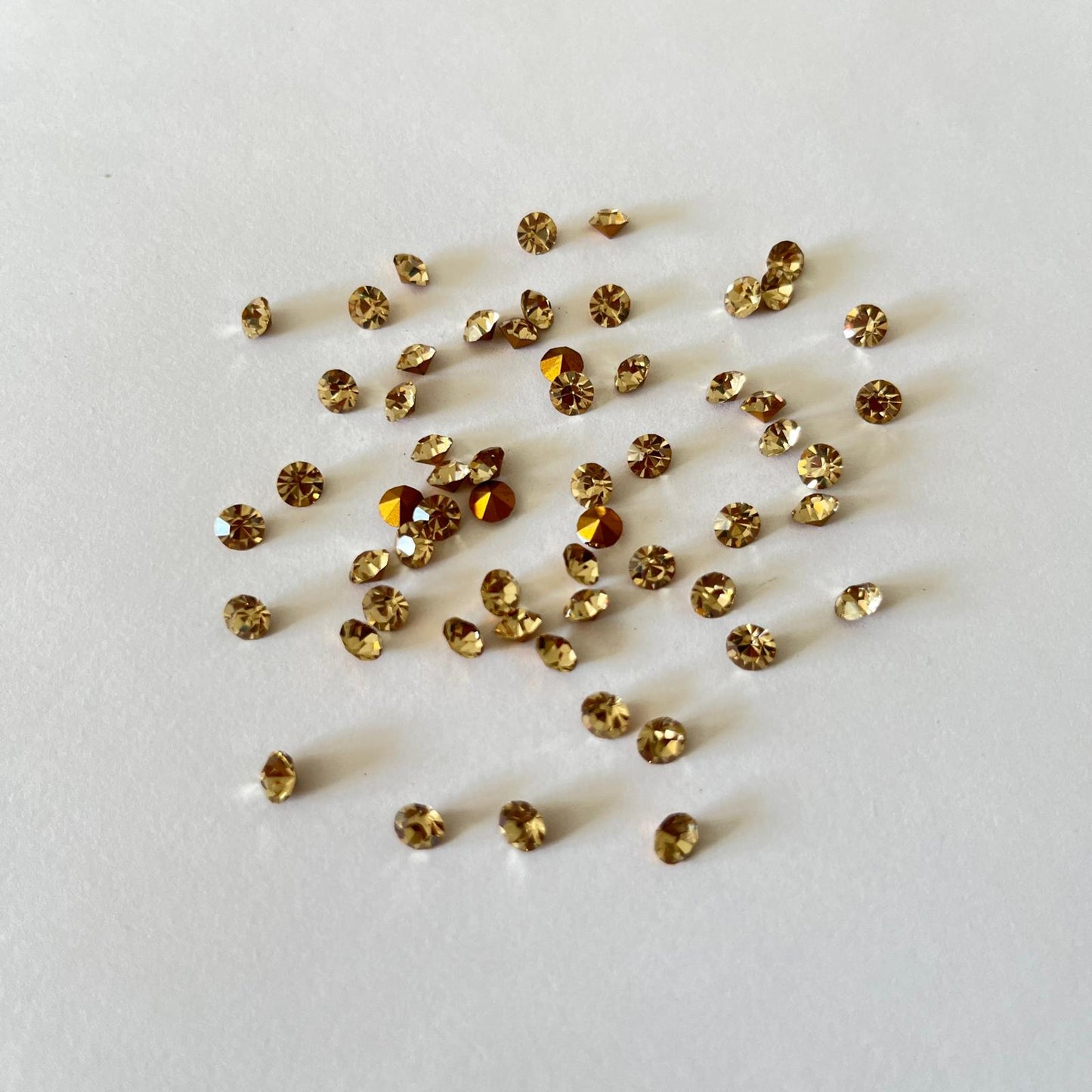 Swarovski® Chaton Vintage Ceylon Topaz Gold Foiled SS19