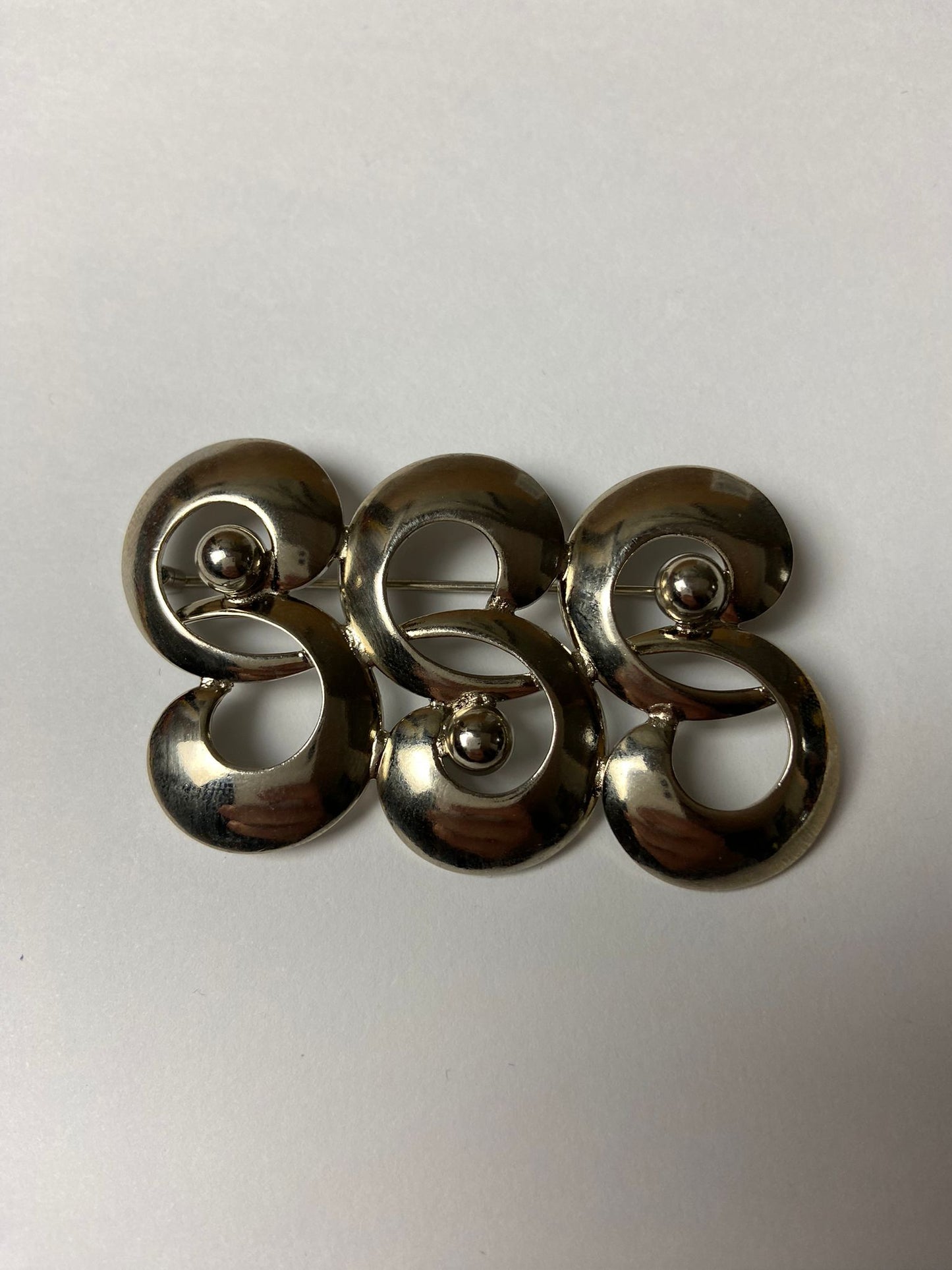 8112 Vintage Brosche mit Swarovski Perlen 62,5x36,5mm