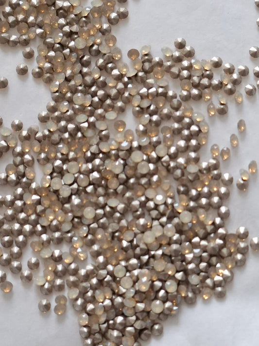 Swarovski® Chaton Sand Opal PP14