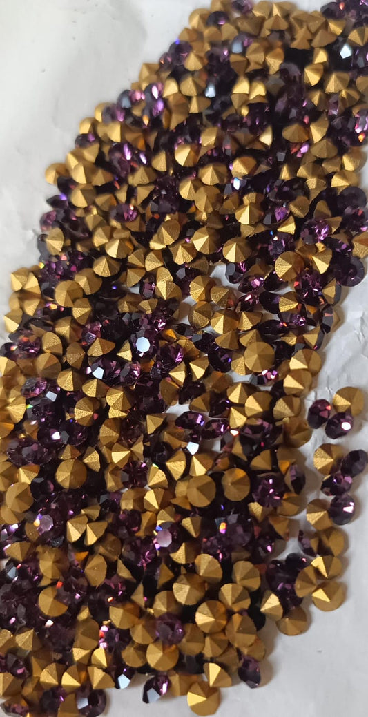 Swarovski® Chaton Vintage Amethyst Gold Foiled SS18