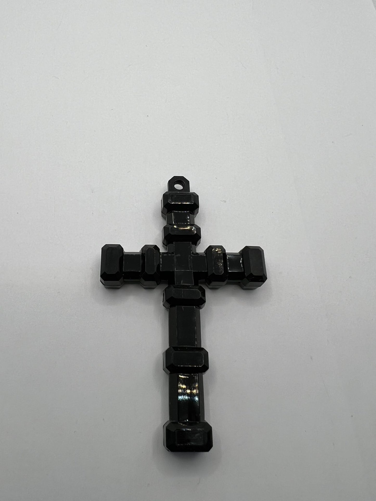 1192 Vintage Kunststoff Kreuz Anhänger 90mm