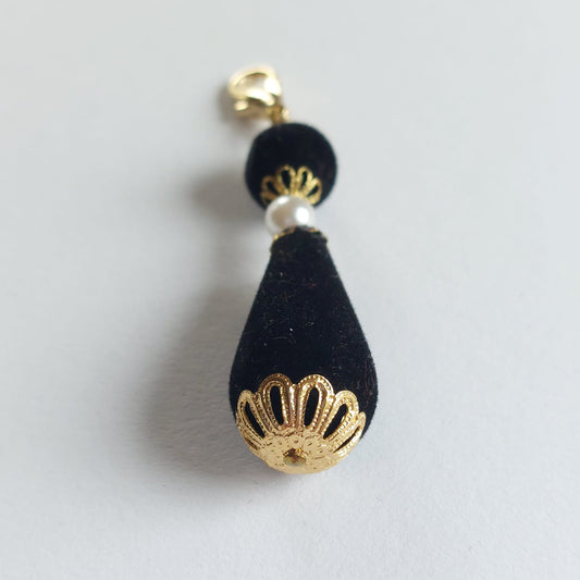 Samt Accessoire-Anhänger mit Swarovski Perlen 65mm