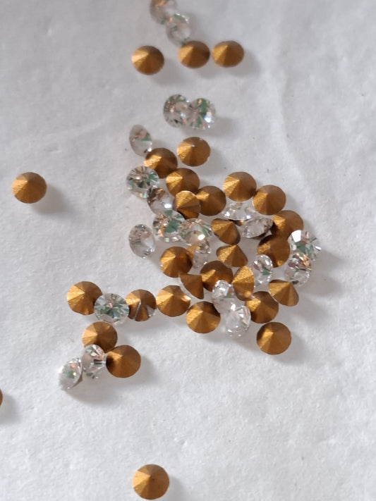 Swarovski® Chaton Vintage Crystal Gold Foiled PP22