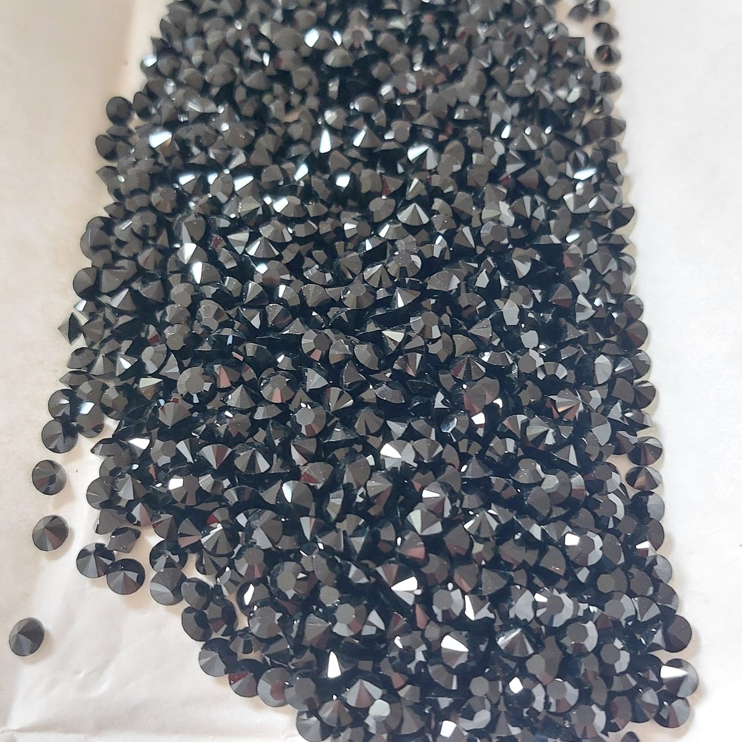 Swarovski® Chaton Jet Unfoiled SS18