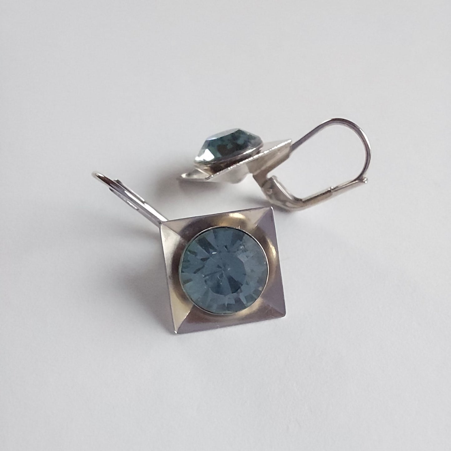 3267 Vintage-Ohrringe mit Swarovski Kristallen 24mm
