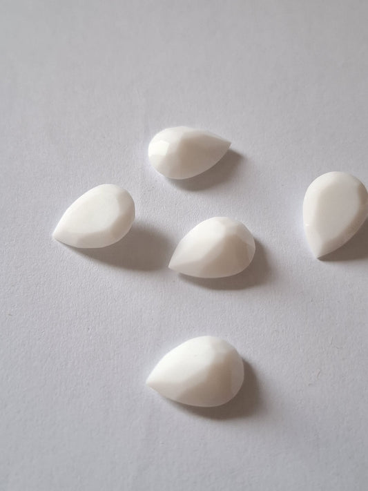 Swarovski® Fancy Vintage Pear Drop Chalkwhite Unfoiled 10mm