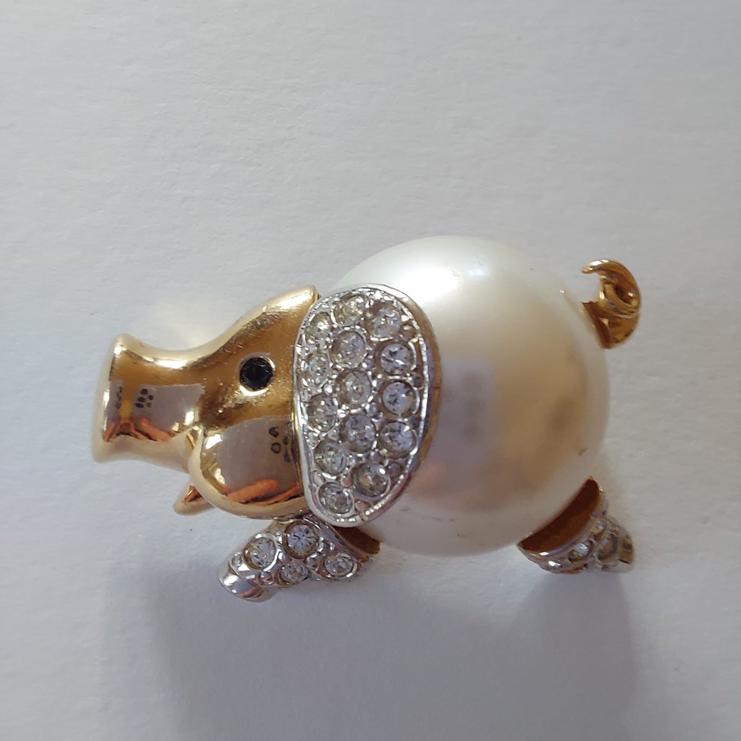 8963 Vintage Brosche made with Swarovski Kristallen