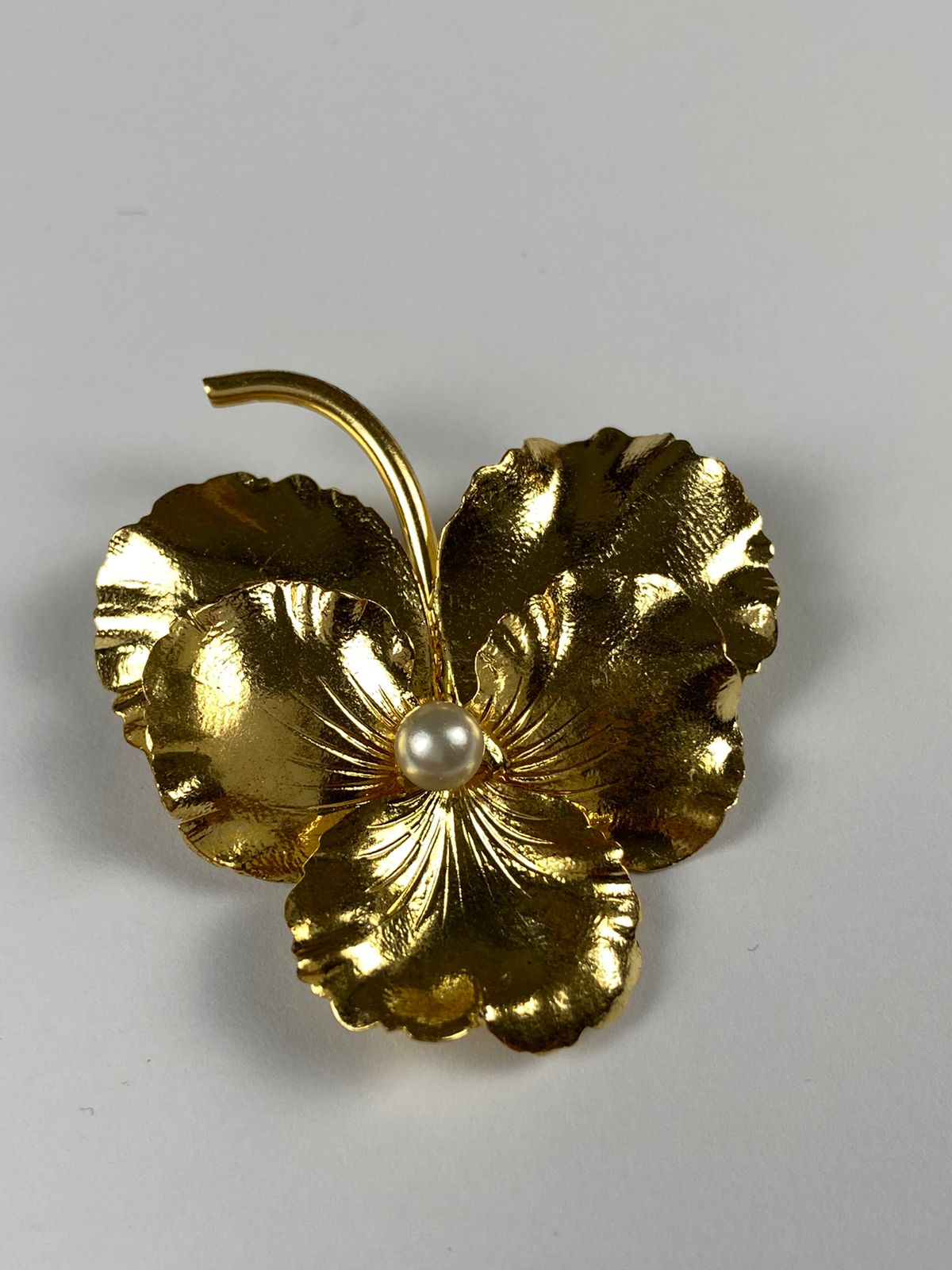 8155 Vintage Brosche mit Swarovski Perlen 40x41mm
