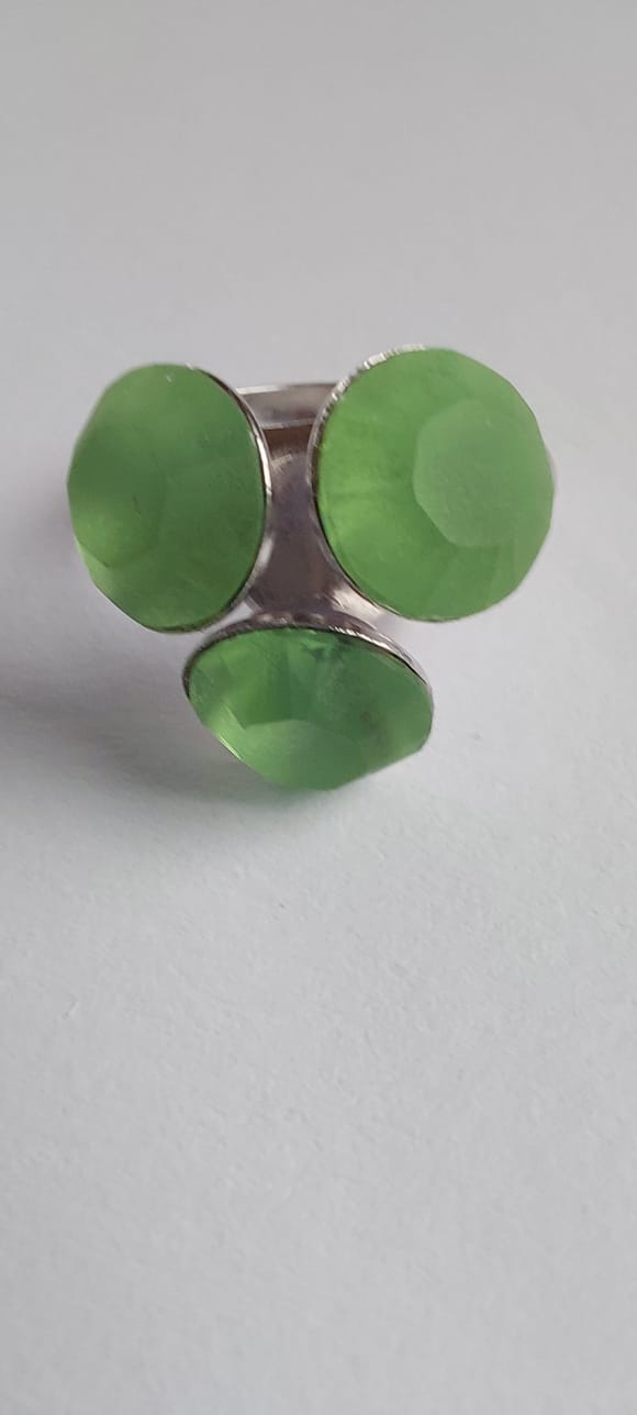9895 Vintage Ring made with Swarovski Kristallen 18mm