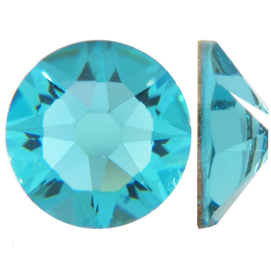 Swarovski® Nail Crystals Flat Rund Light Turquoise SS30