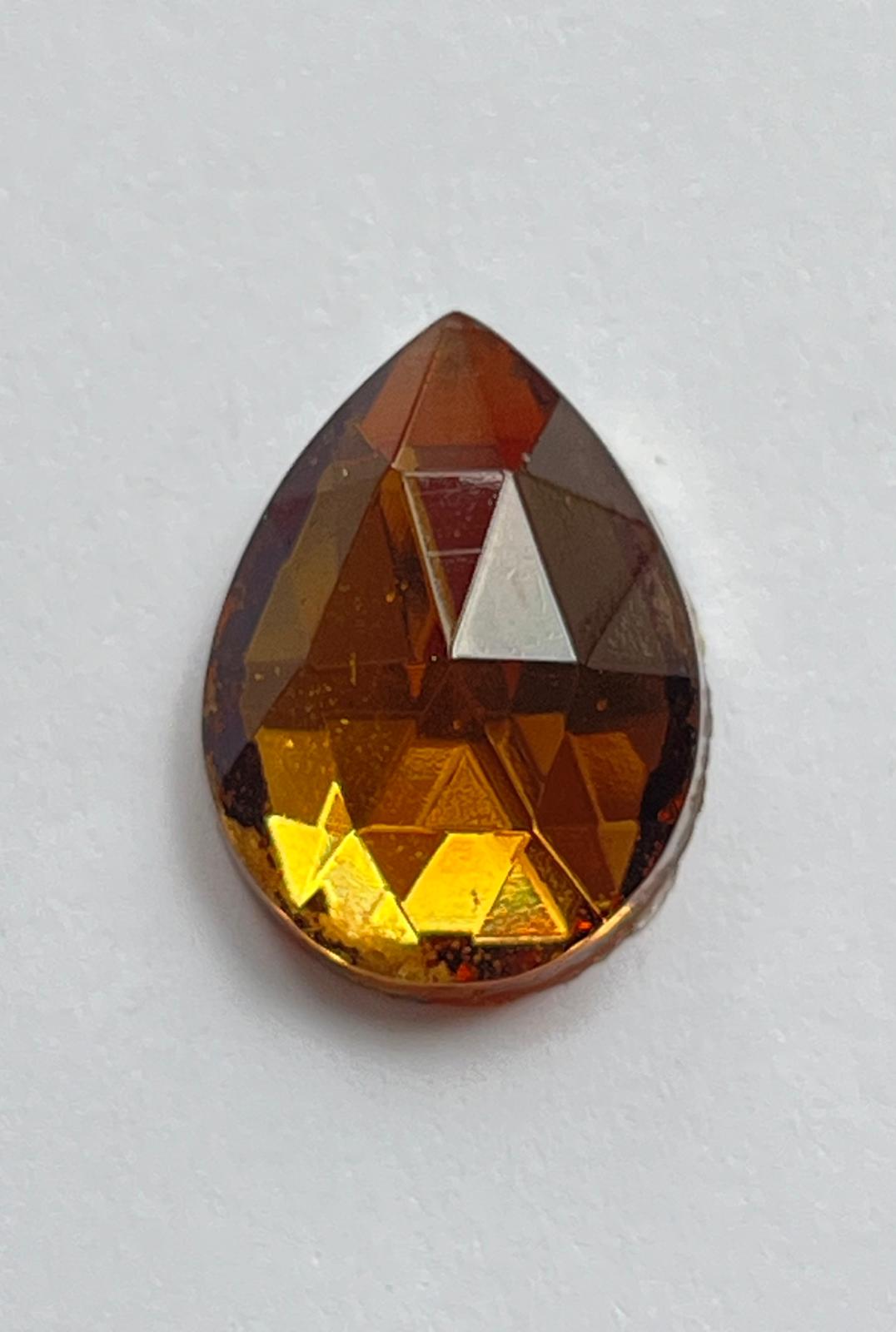 5821 Vintage Kunststoff Oval Crystal Cut Cabochon 17mm