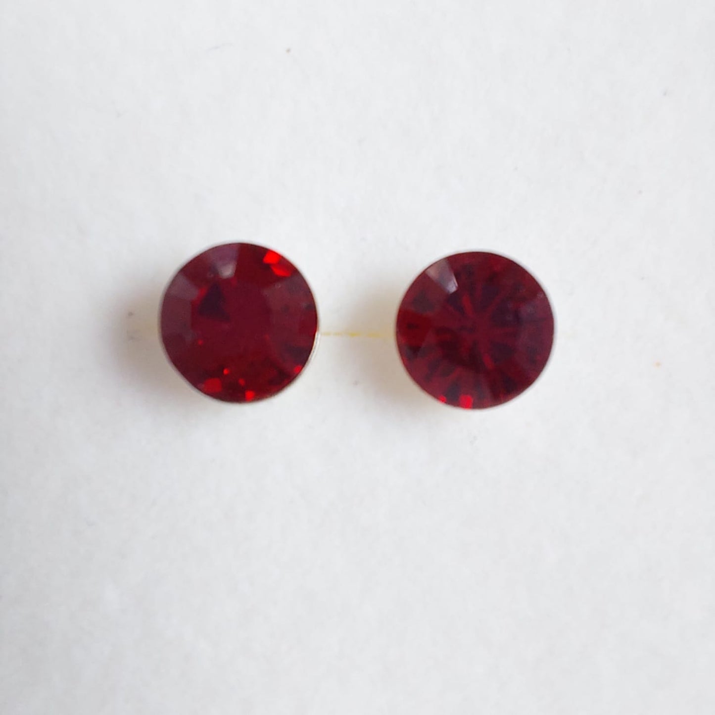3668 Vintage Ohrringe mit Swarovski Kristallen 5mm