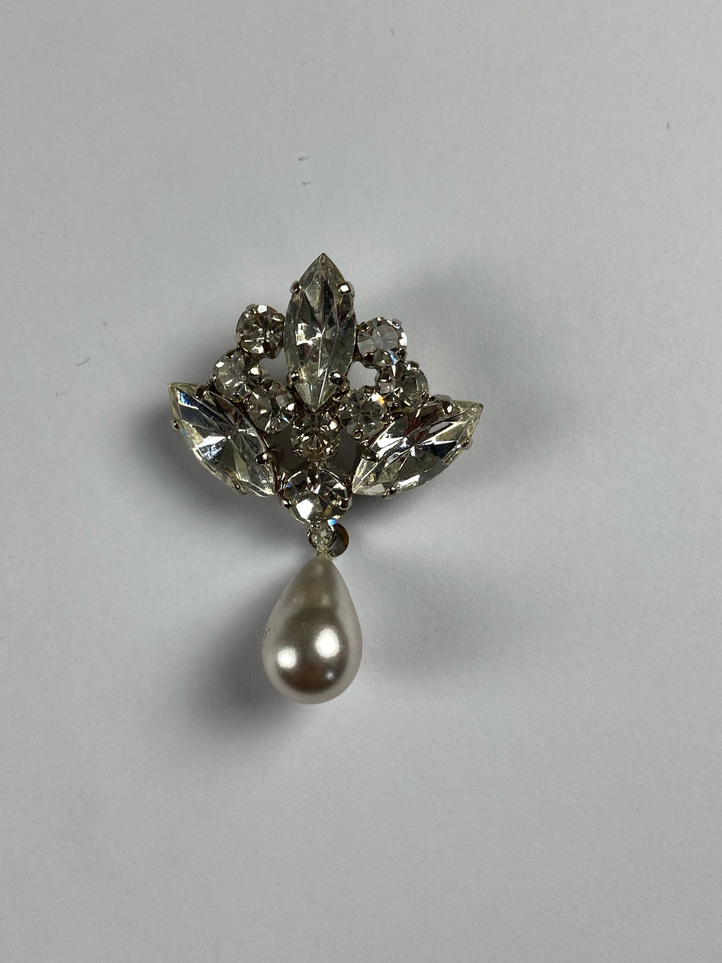 8748 Vintage Swarovski Kristallen Brosche 45mm