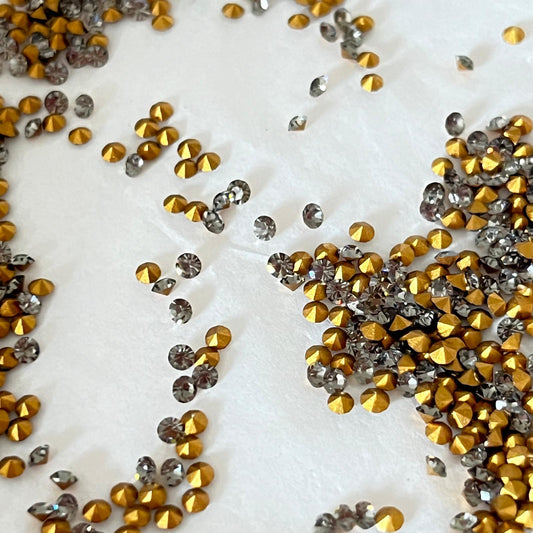 Swarovski® Chaton Vintage Black Diamond Gold Foiled PP15