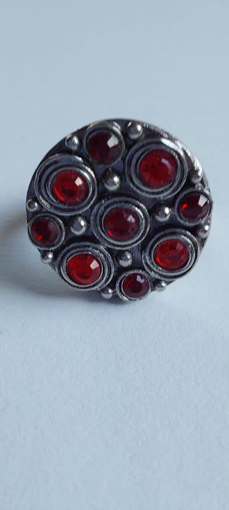 9962 Vintage Ring made with Swarovski Kristallen 20mm