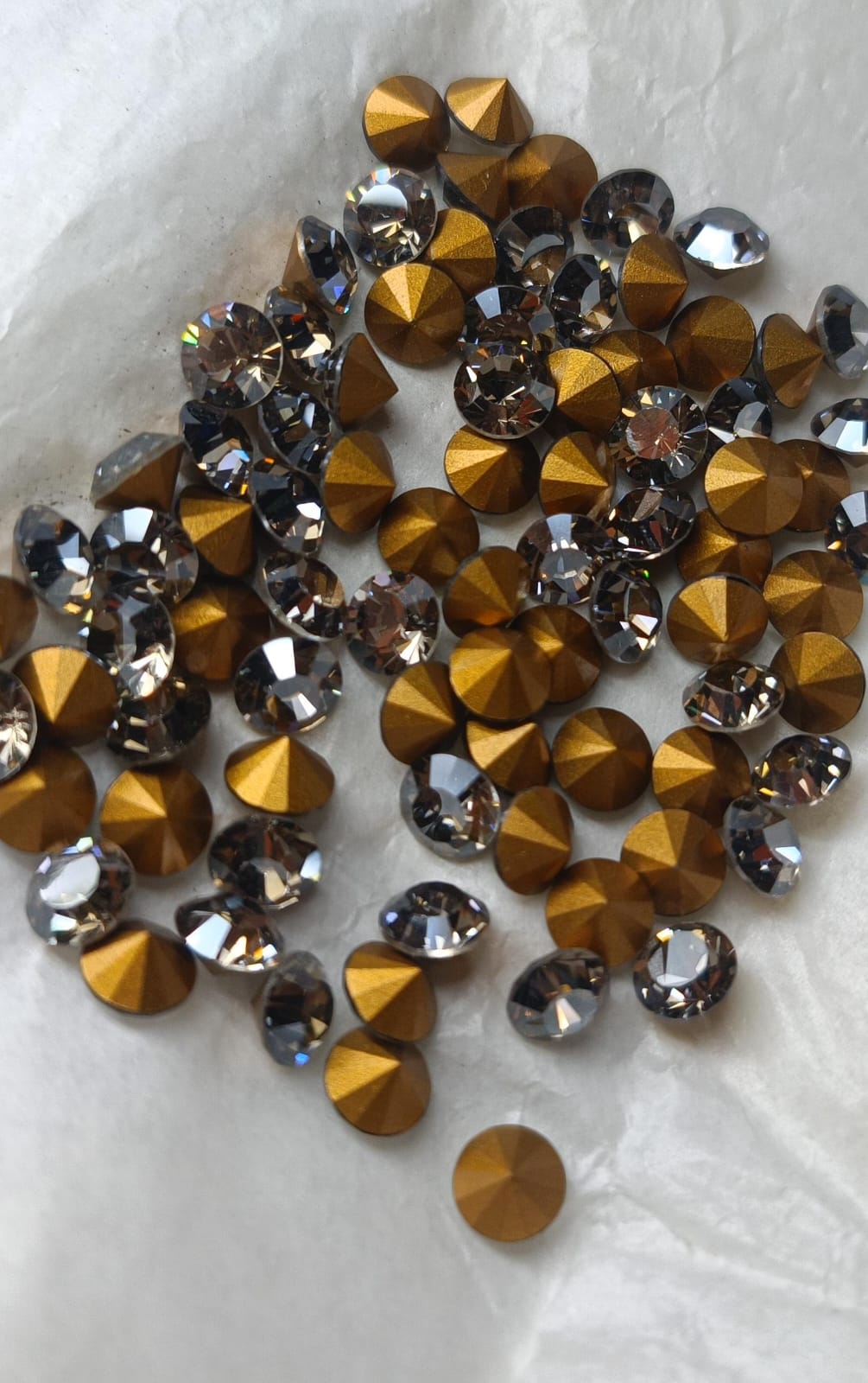 Swarovski® Chaton Vintage Satin Gold Foiled SS29