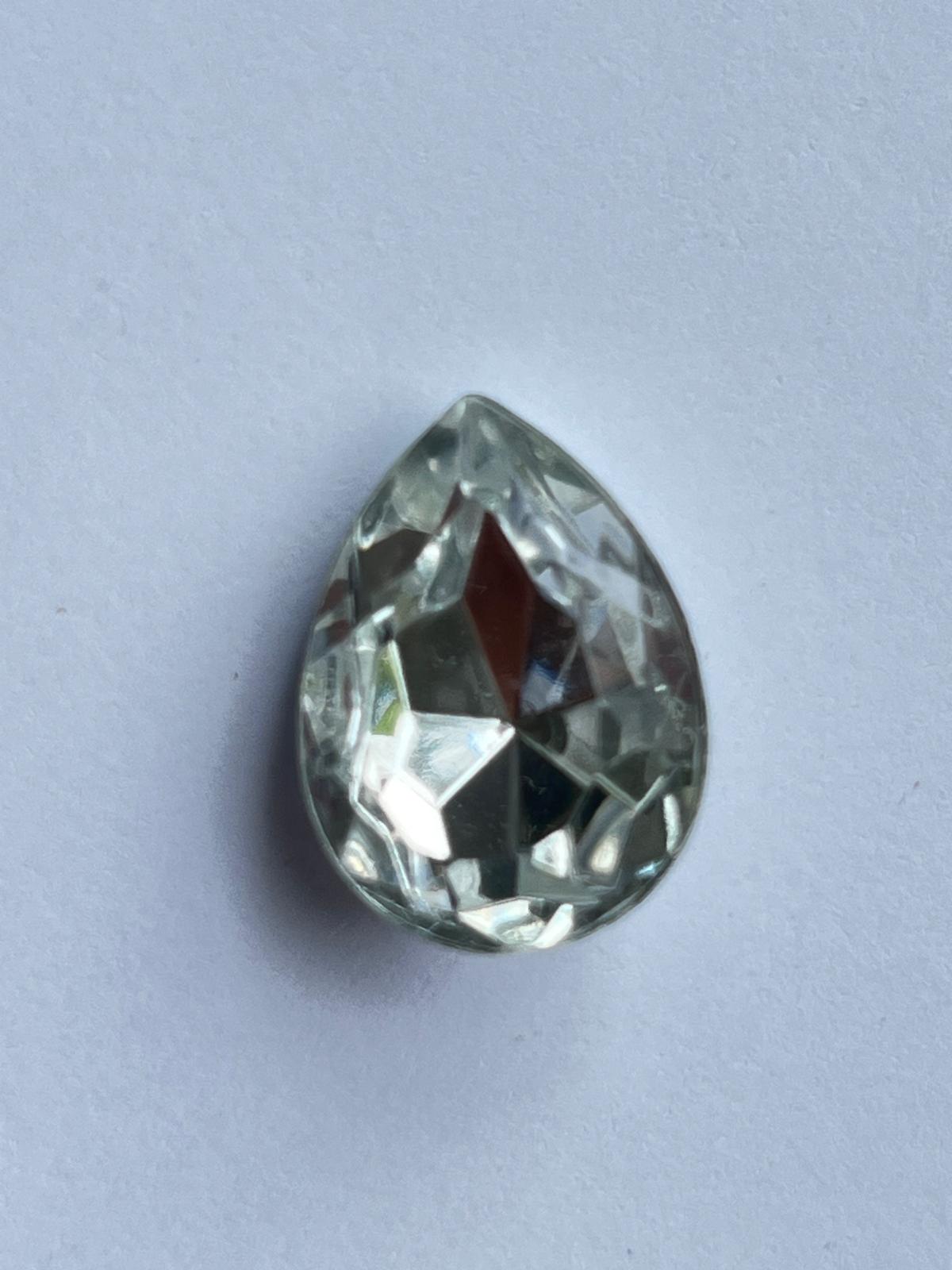 1037 Vintage Kunststoff Tropfen Crystal Cut 16mm