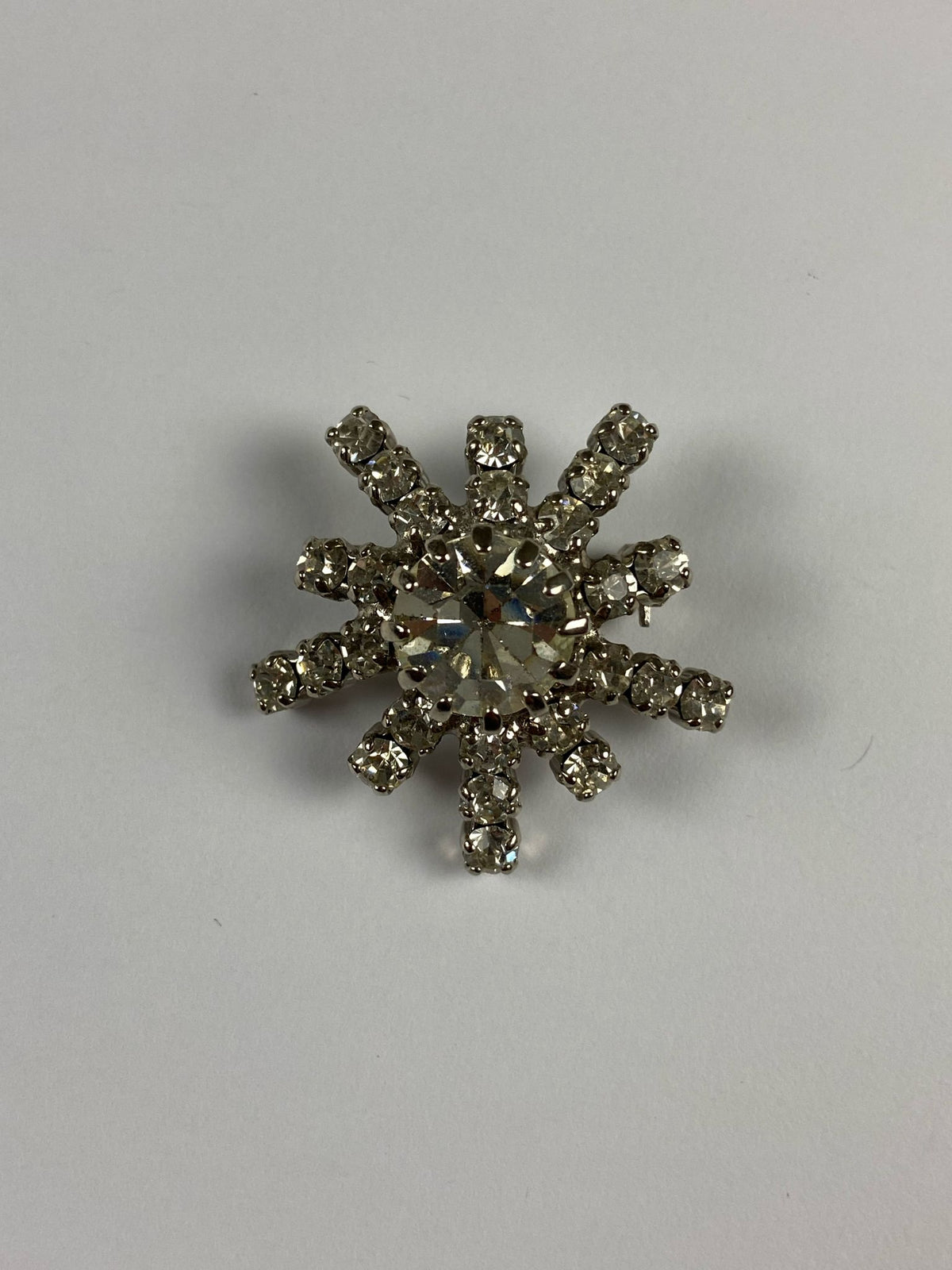 8696 Vintage Swarovski Kristallen Brosche 32mm