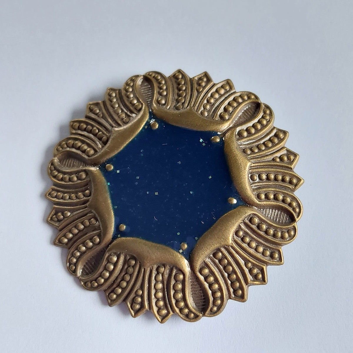 8411 Vintage Resin Brosche 41mm