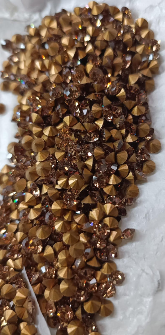 Swarovski® Chaton Vintage Light Colorado Topaz Gold Foiled SS18
