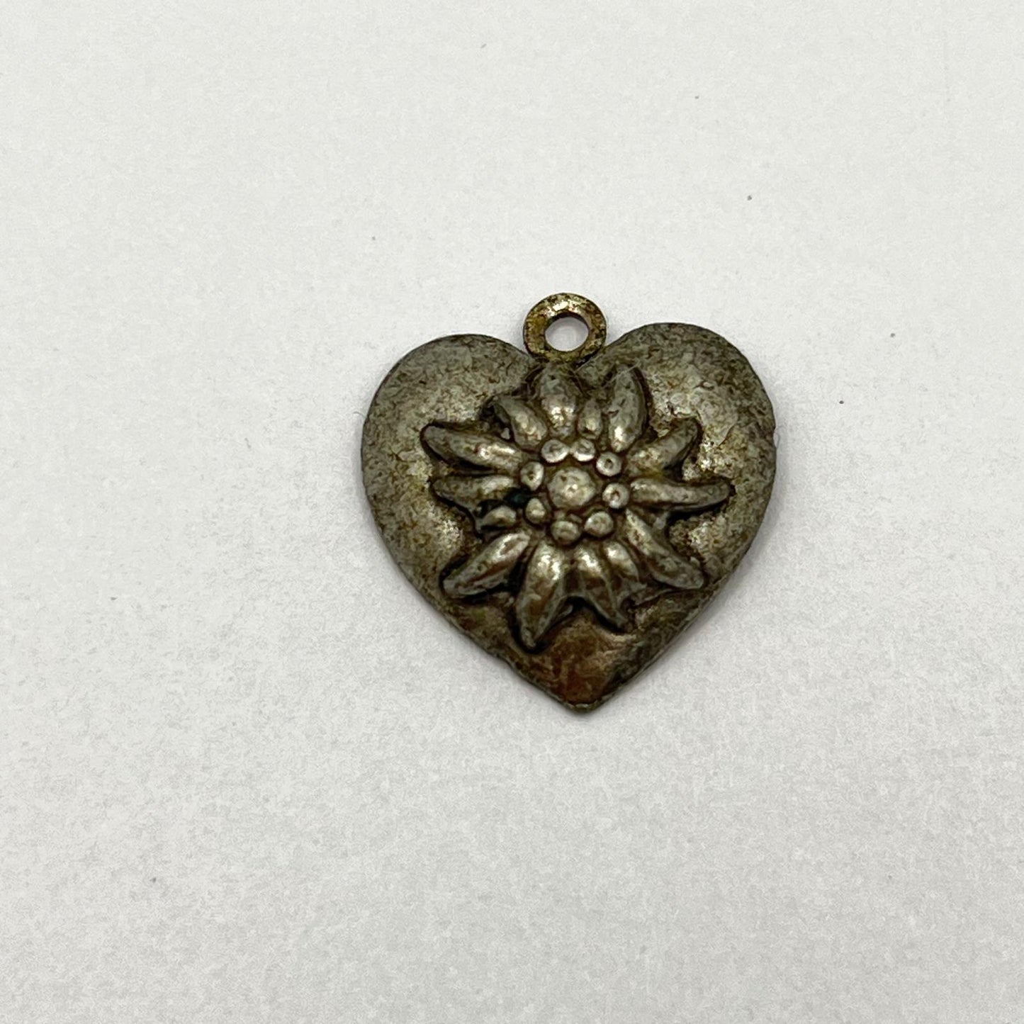 1163 Vintage Trachtenschmuck Herzanhänger 14mm
