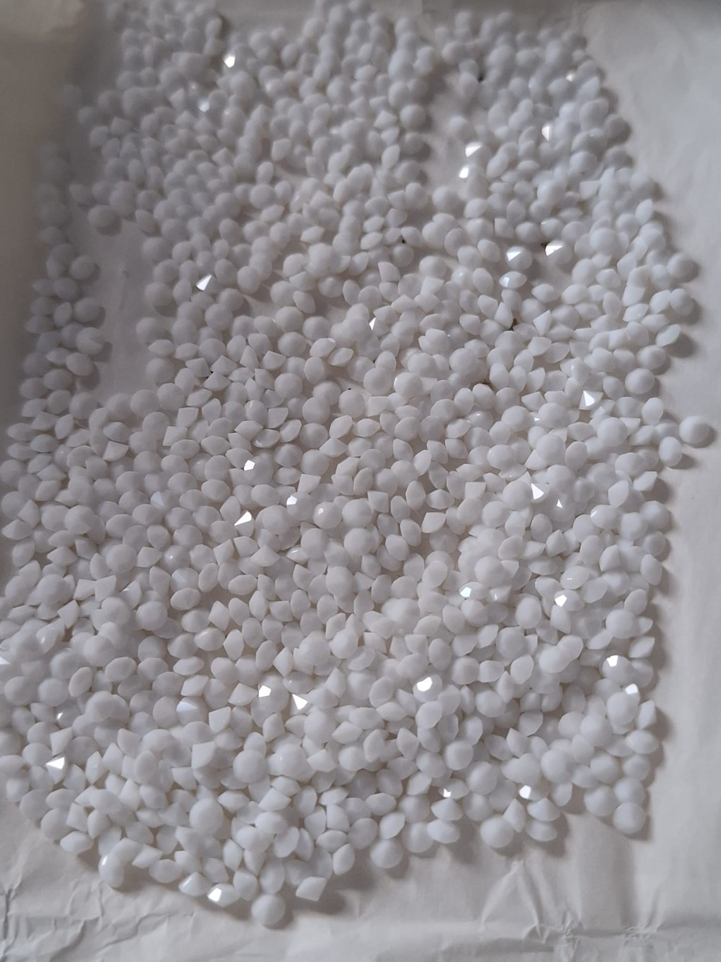 Swarovski® Chaton Vintage Chalkwhite Unfoiled PP29