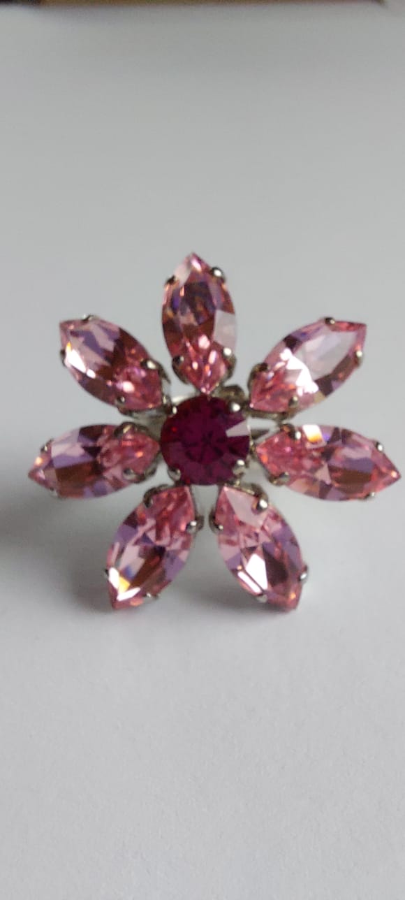 9906 Vintage Ring made with Swarovski Kristallen 35mm
