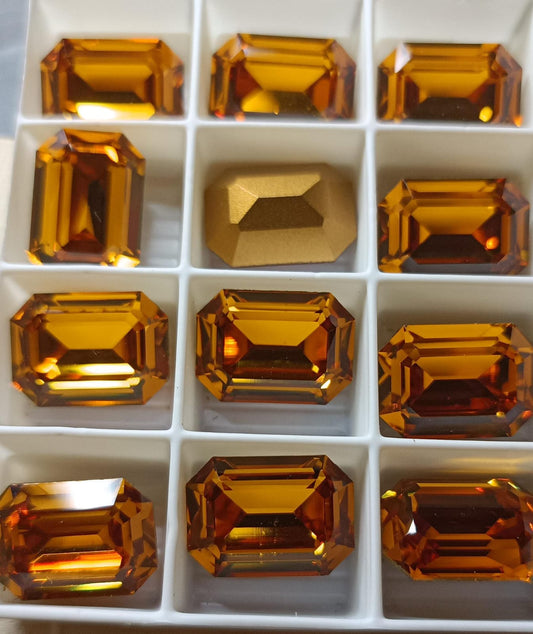 Swarovski® Fancy Vintage Octagon Topaz Gold Foiled 14x10mm