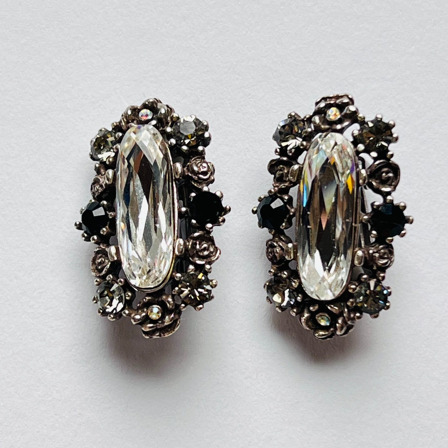 3919 Vintage Ohrclips mit Swarovski-Kristallen 30mm