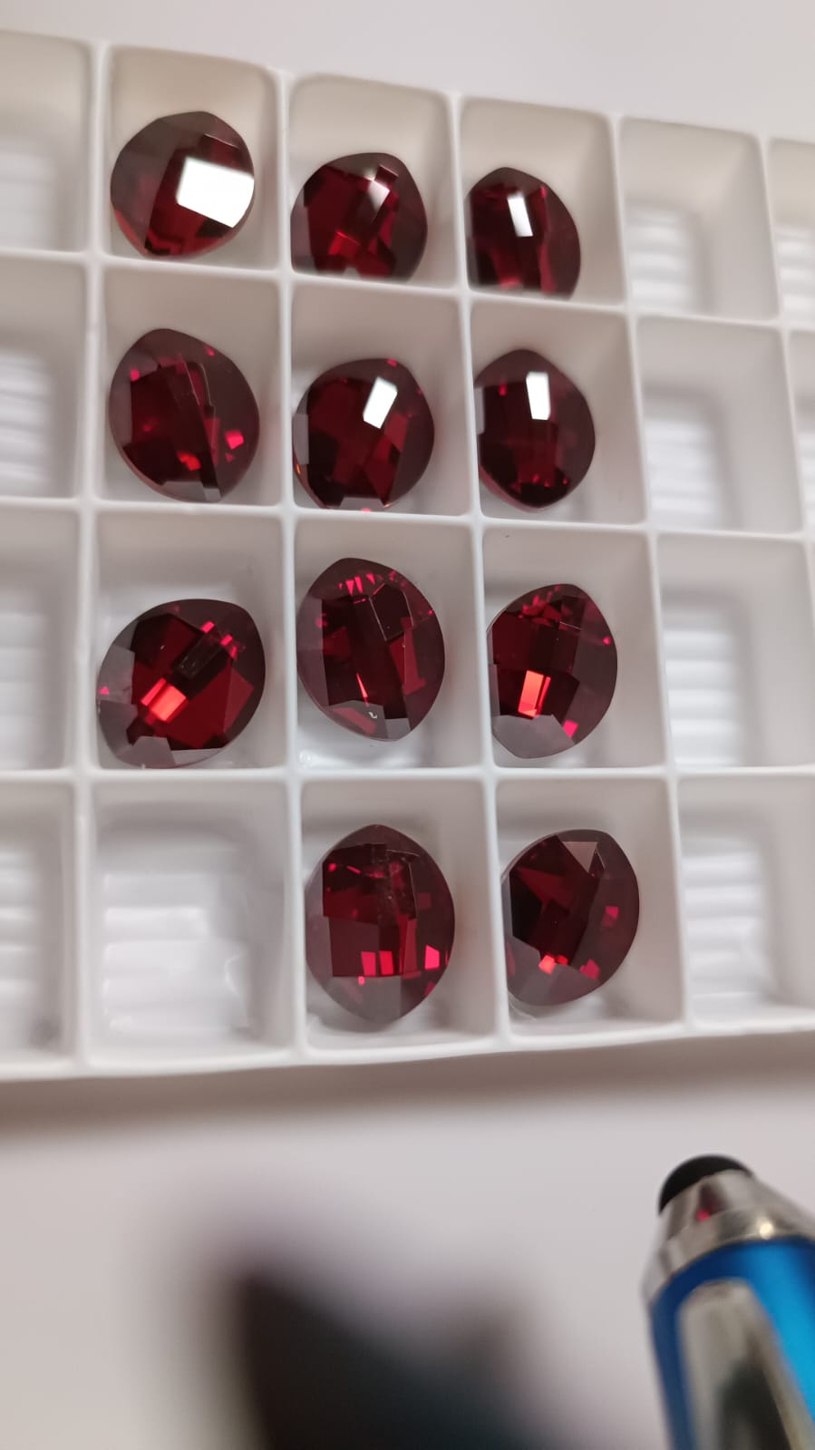 Swarovski® Fancy Pure Leaf Crystal Red Magma 14x11mm