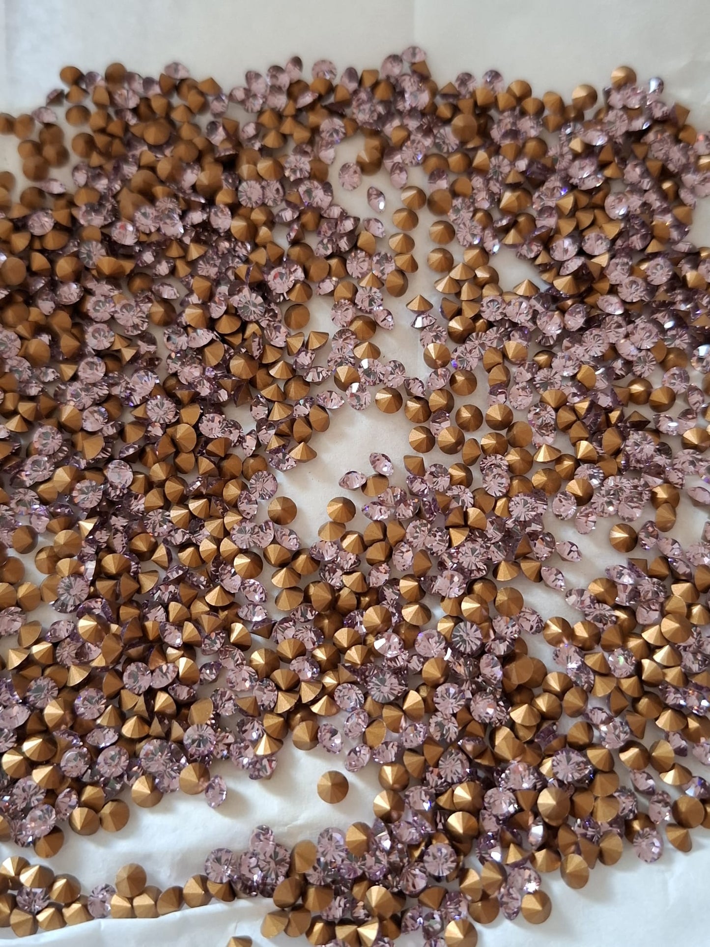 Swarovski® Chaton Vintage Light Amethyst Gold Foiled SS19