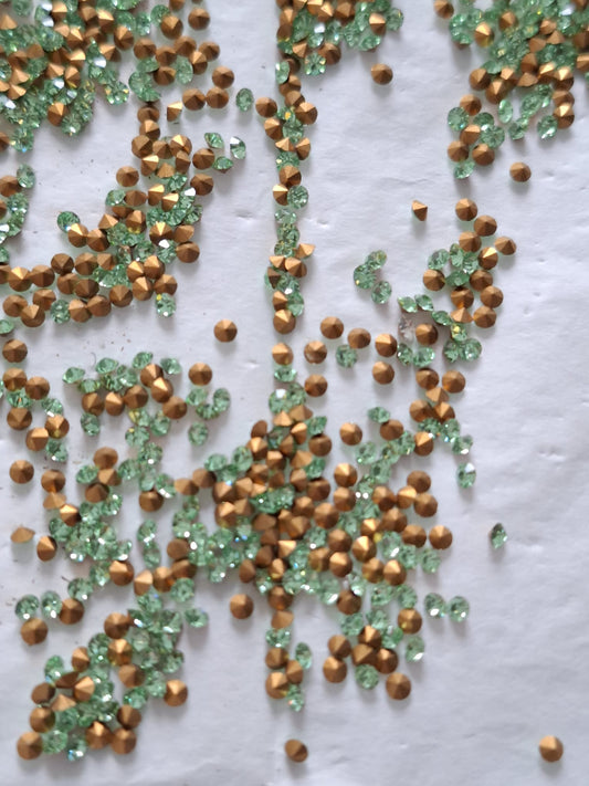 Swarovski® Chaton Vintage Peridot Gold Foiled PP13