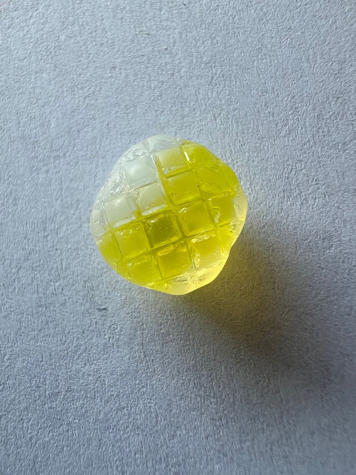 5674 Vintage Acryl Perlen Klar Gelb 10mm