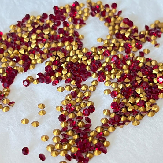 Swarovski® Chaton Vintage Siam Gold Foiled PP15