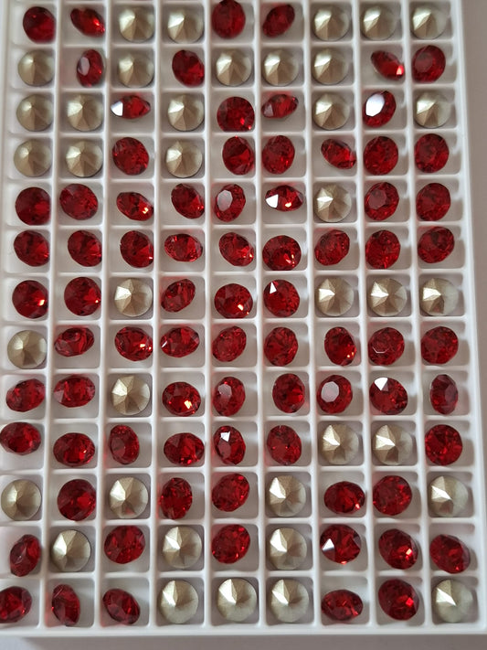 Swarovski® Chaton Scarlet SS29