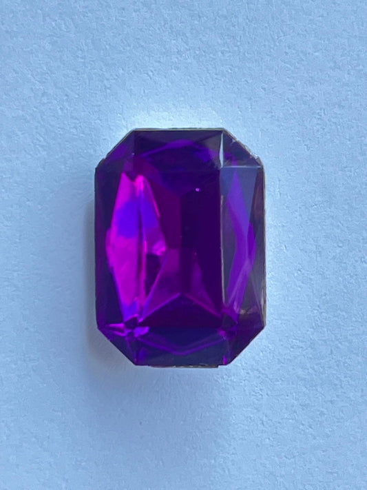 1044 Vintage Kunststoff Octagon Crystal Cut 12mm