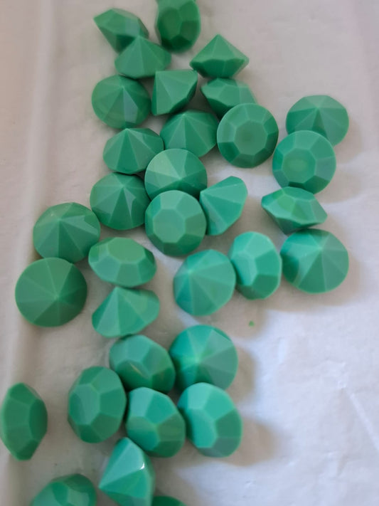 Swarovski® Chaton Vintage Opaque Green Unfoiled SS45