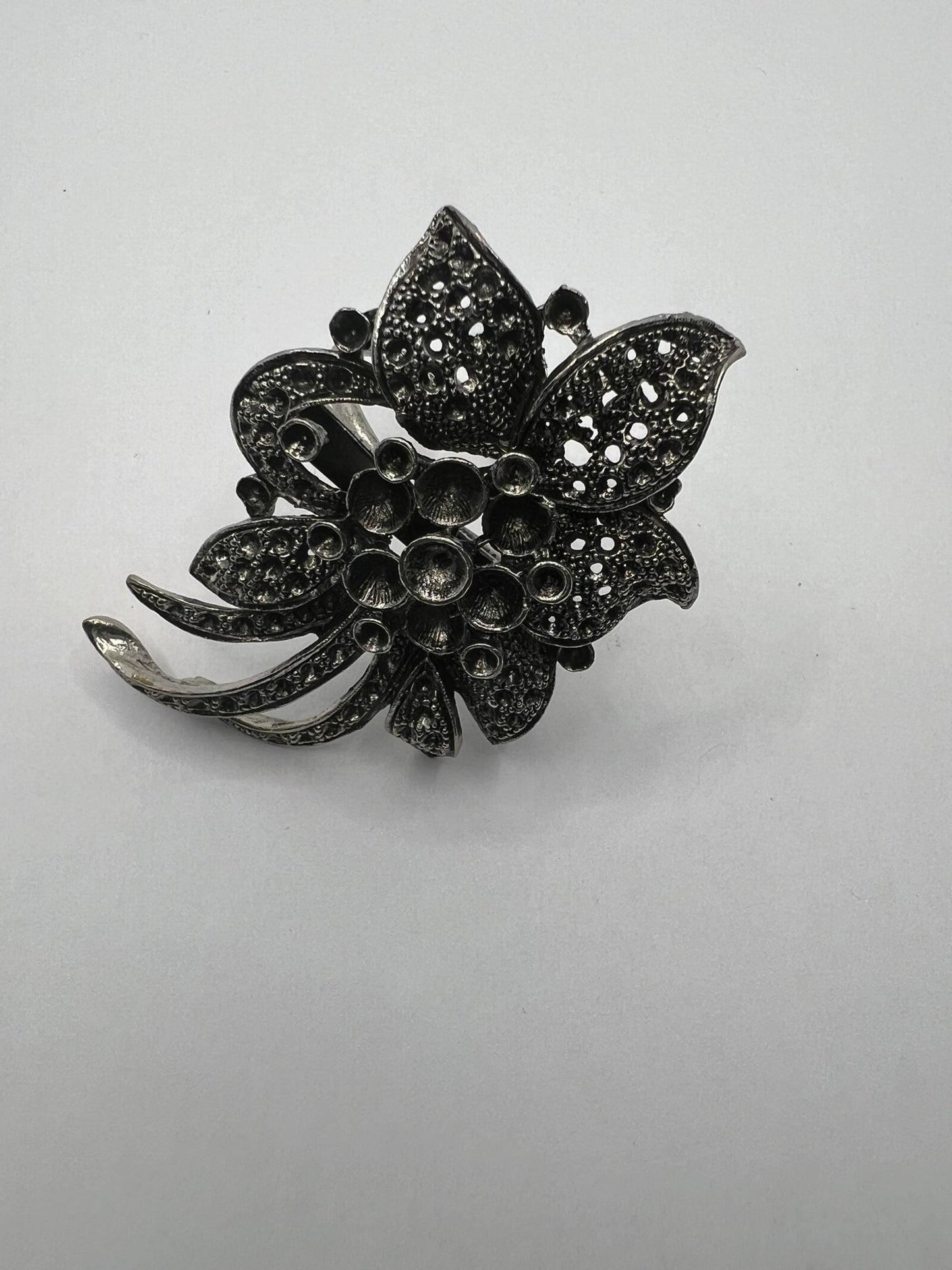2483 Vintage Leerer Rhodium Schalhalter zum Befüllen mit Ceralun oder Swarovski Kristallen 70mm
