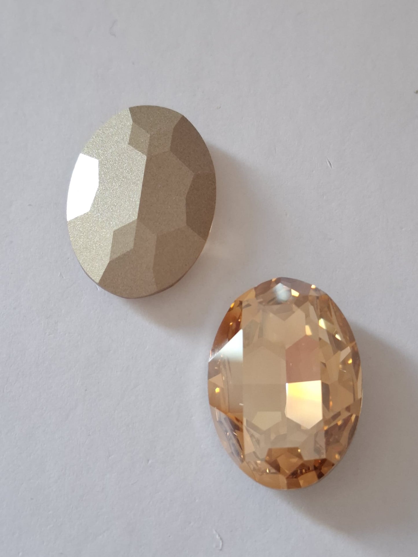 Swarovski® Fancy Oval Golden Shadow 30mm