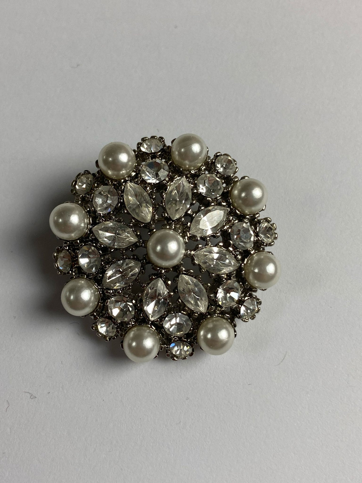 8729 Vintage Swarovski Kristallen Brosche 43mm