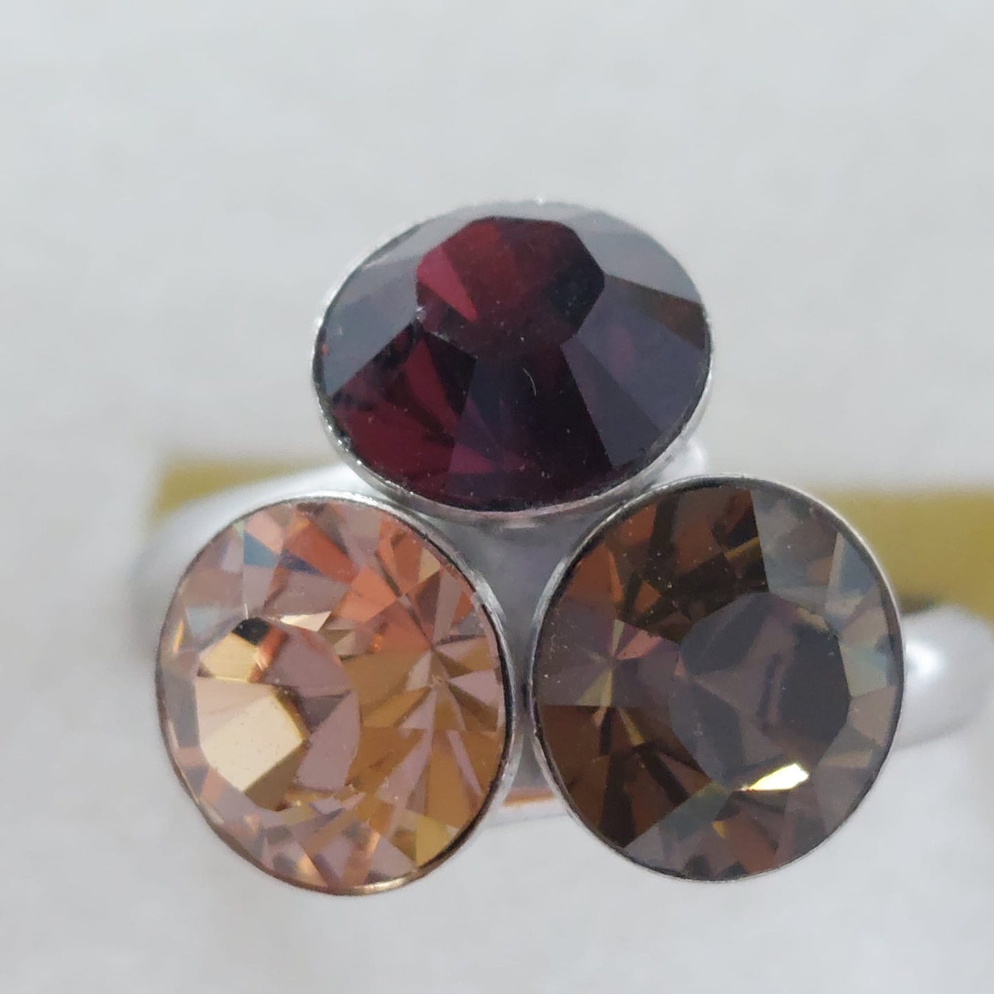 9829 Vintage Ring made with Swarovski Kristallen 15mm