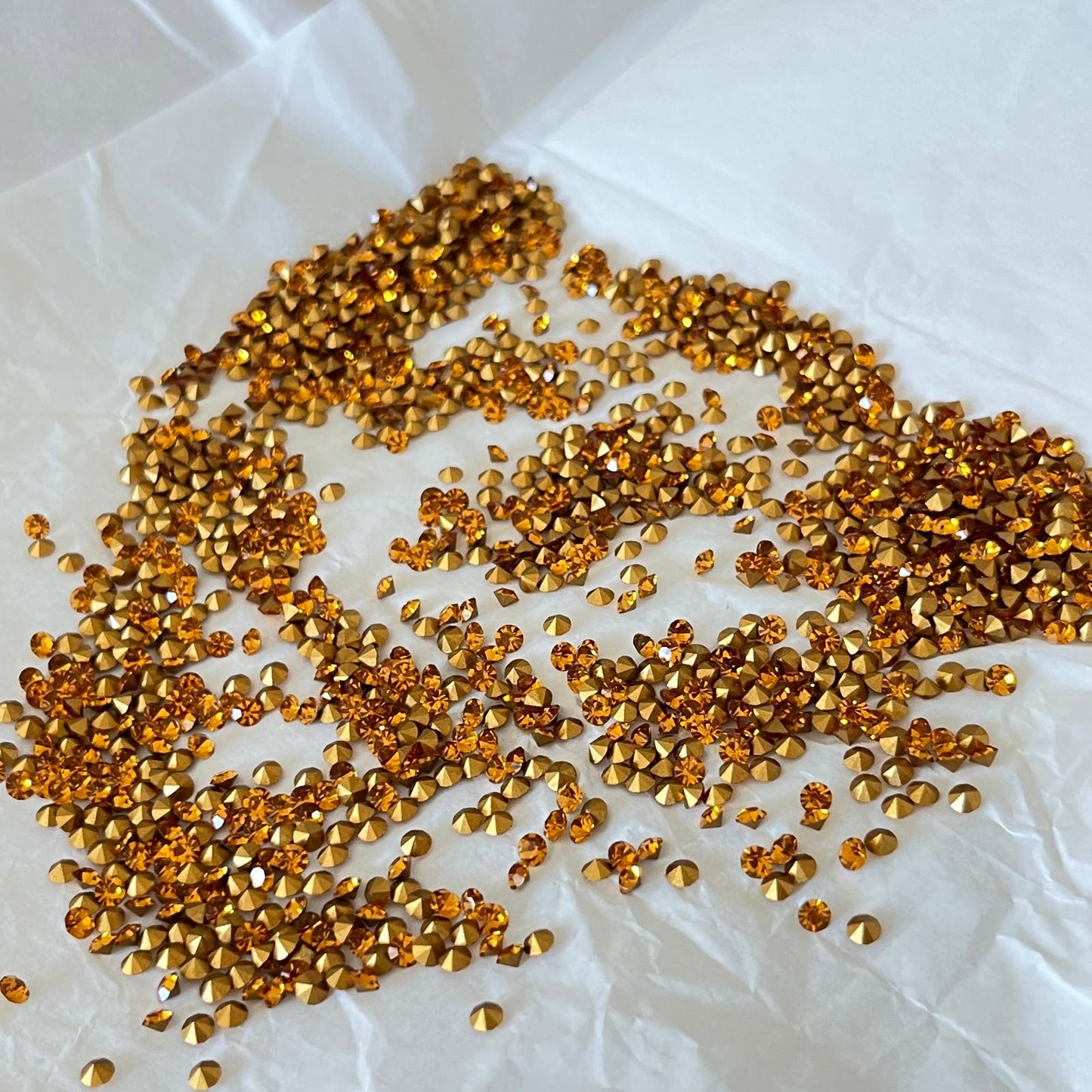 Swarovski® Chaton Vintage Topaz Gold Foiled PP24