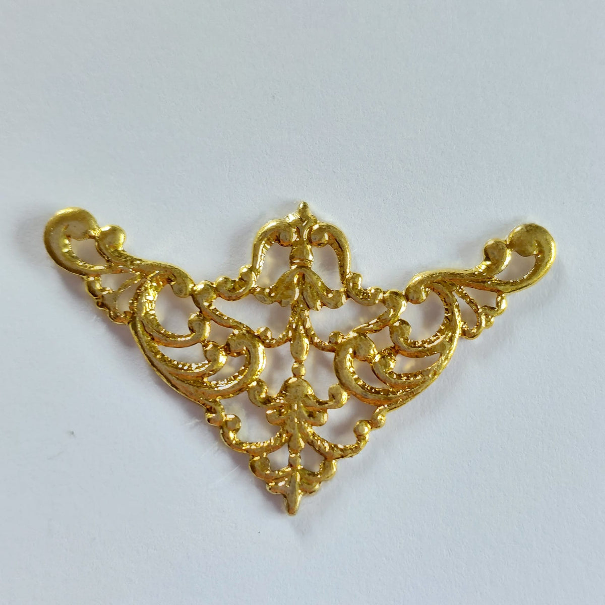 5589 Filigrane Tischlerei Verzierungen mit Swarovski Kristallen 37×22mm