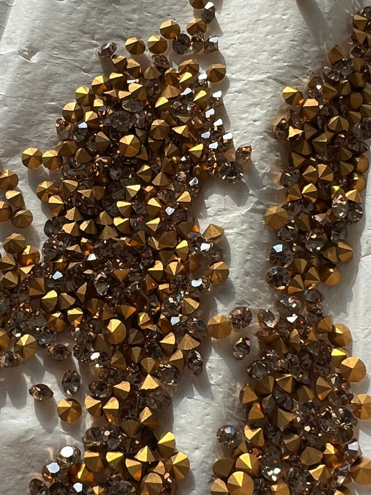 Swarovski® Chaton Vintage Light Colorado Topaz Gold Foiled PP29