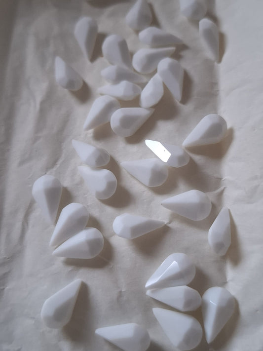 Swarovski® Fancy Vintage Pear Chalkwhite Unfoiled 13mm