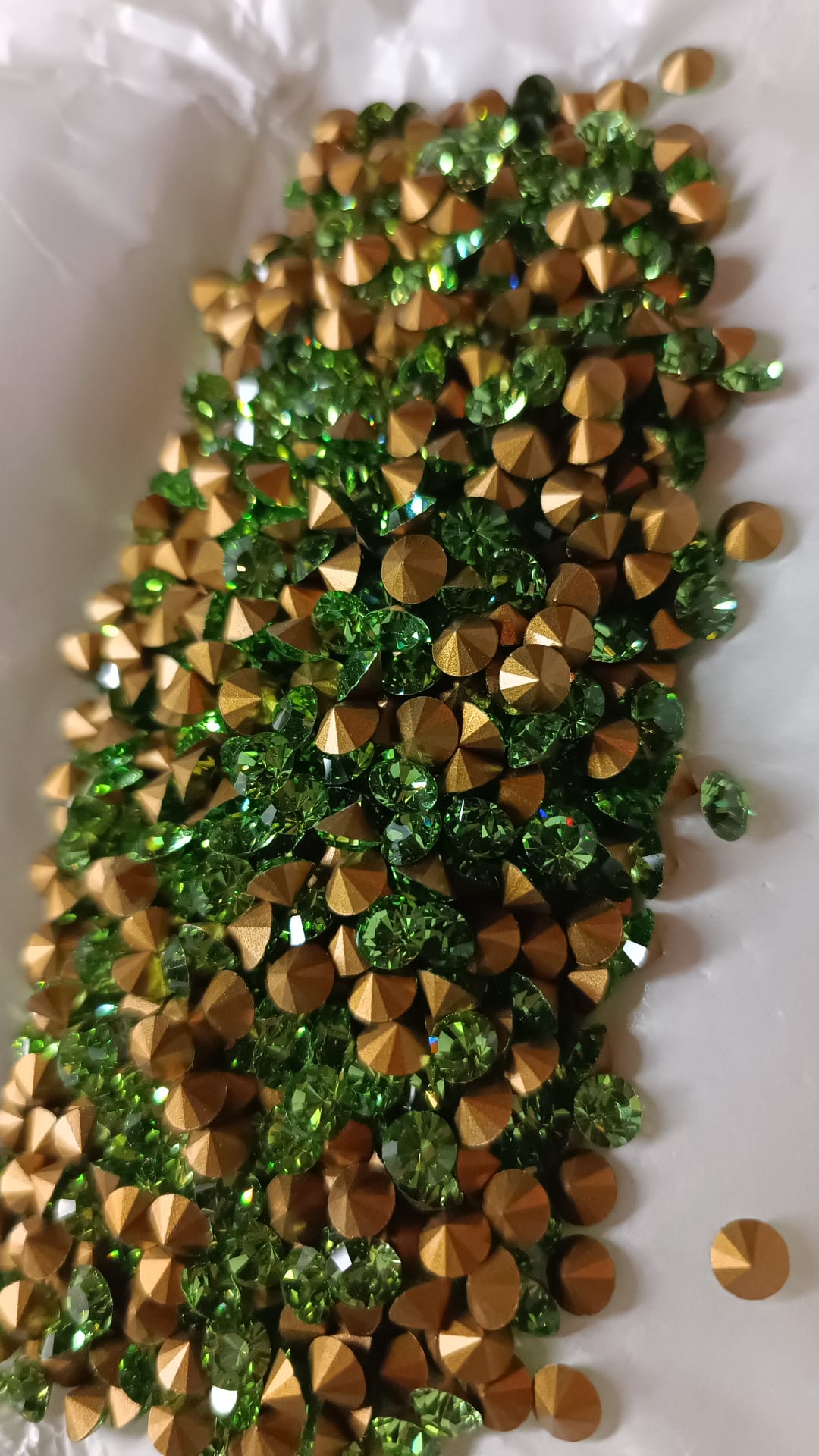 Swarovski® Chaton Vintage Peridot Gold Foiled SS24